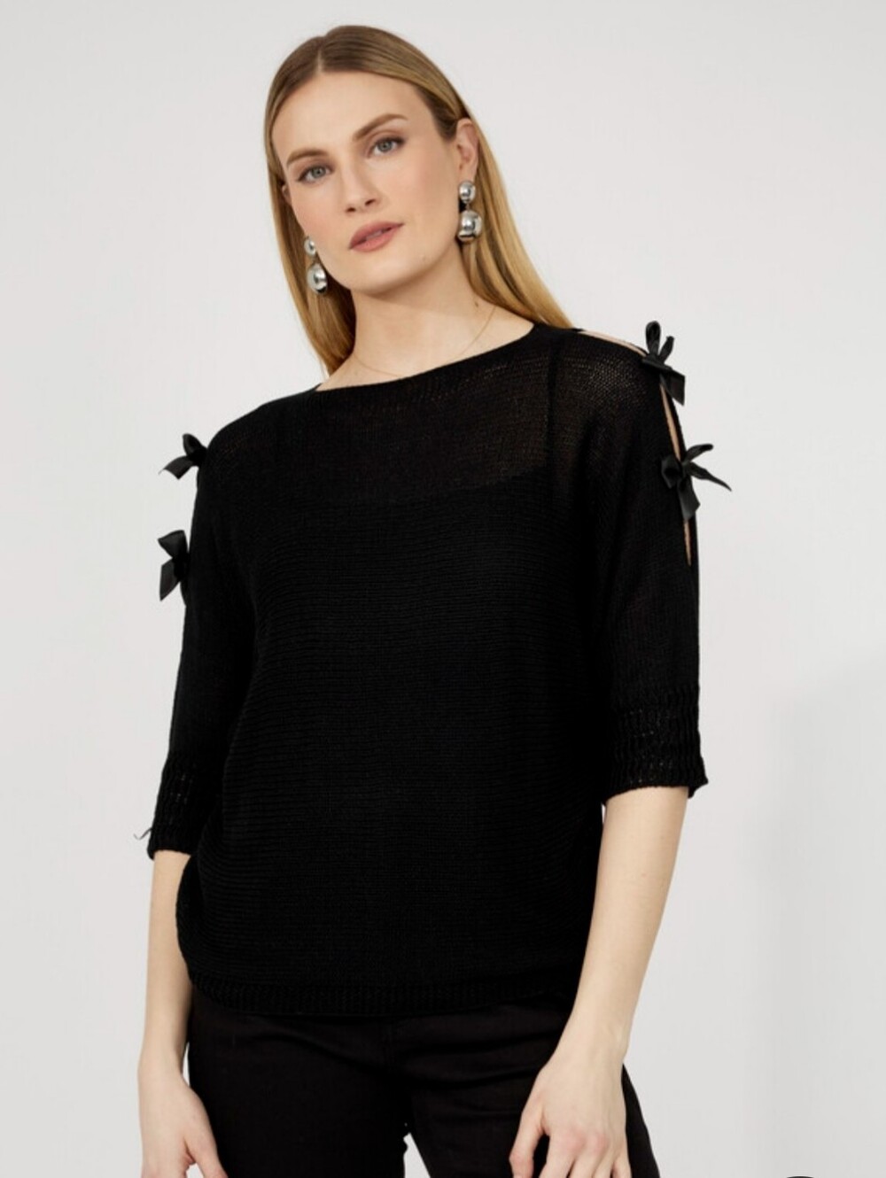Frank Lyman Design Women's Black Knitted Sweater